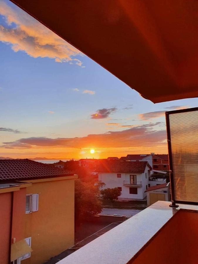 Apartment Mate4 *